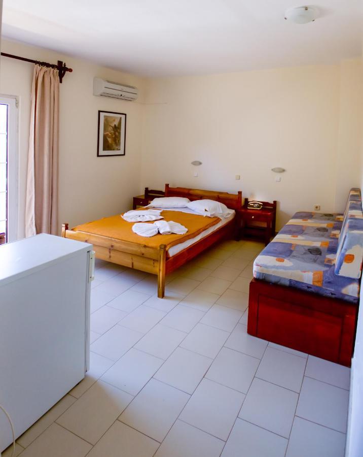 Albatross Hotel Maleme Extérieur photo