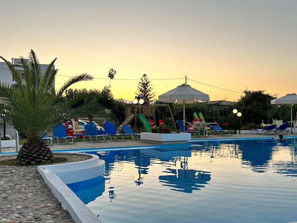 Albatross Hotel Maleme Extérieur photo